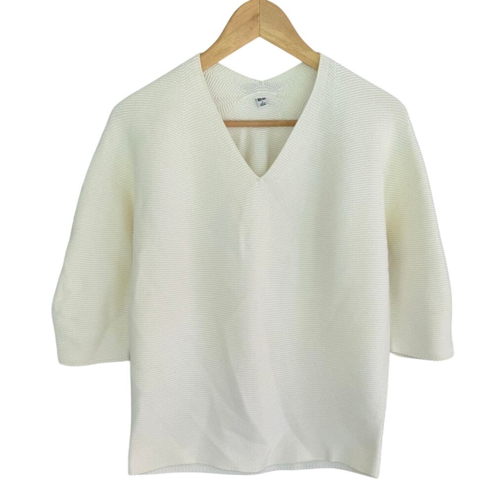 Uniqlo 3D Knit Cocoon Sweater V-Neck Off White Minimalist Coquette Small
